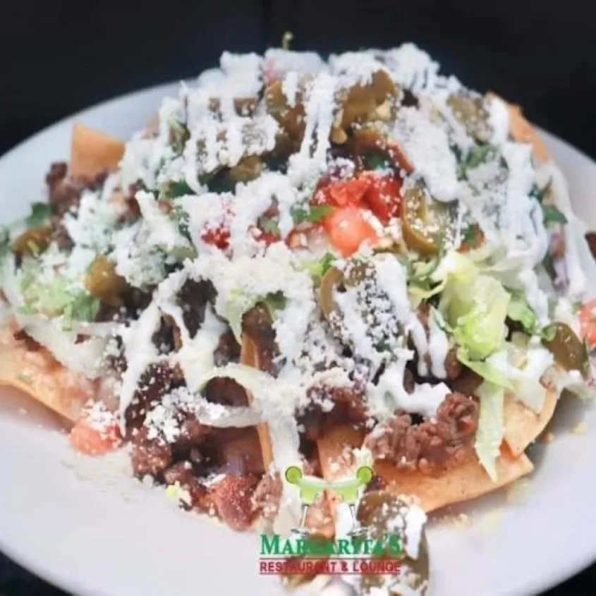 Nachos con carne y queso